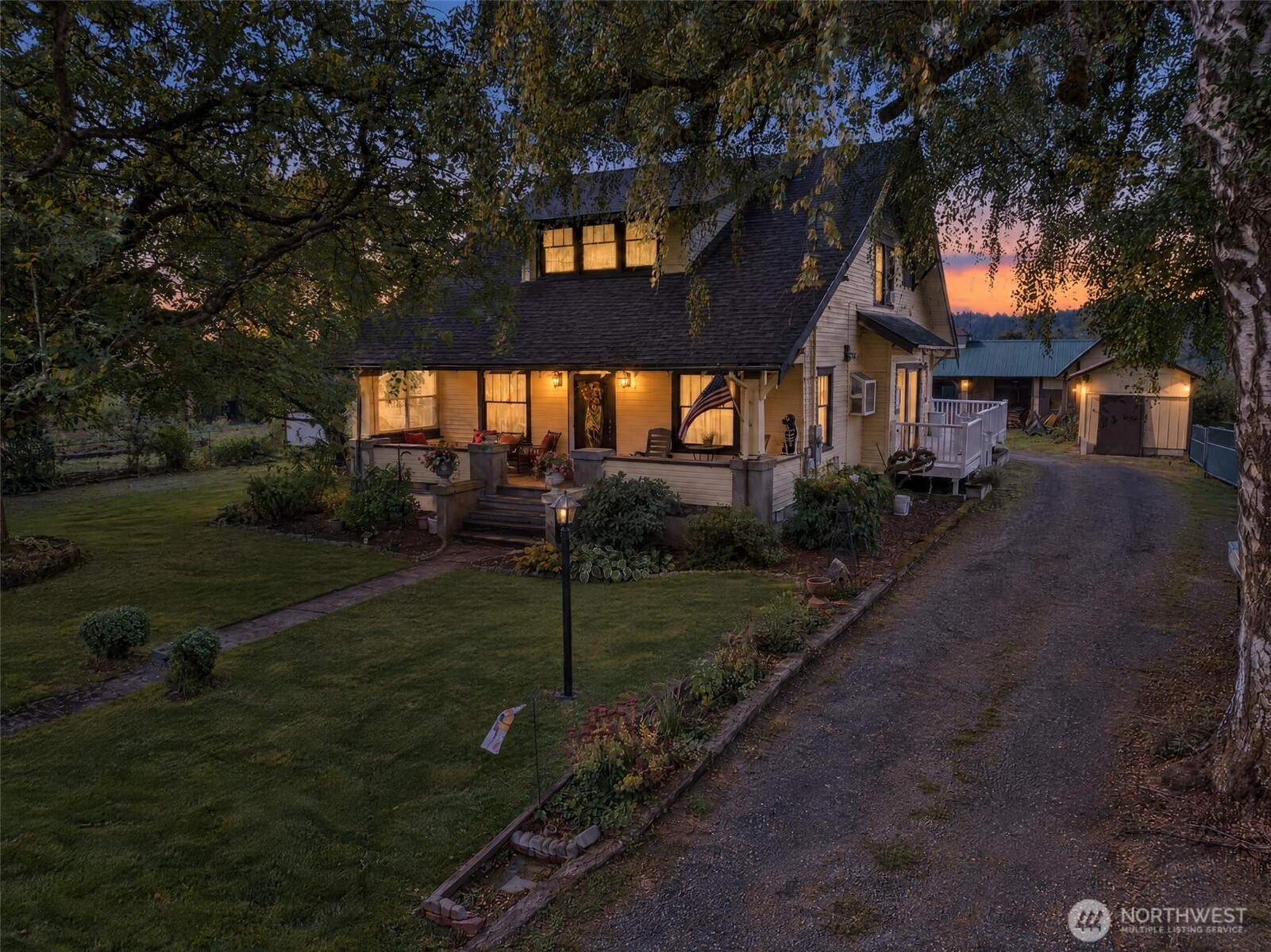 1251 S Yew Street Property Photo 1