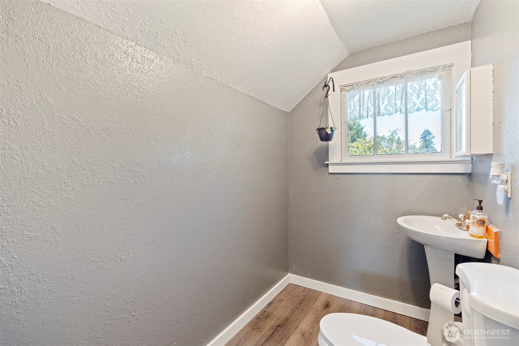 1251 S Yew Street Property Photo 25