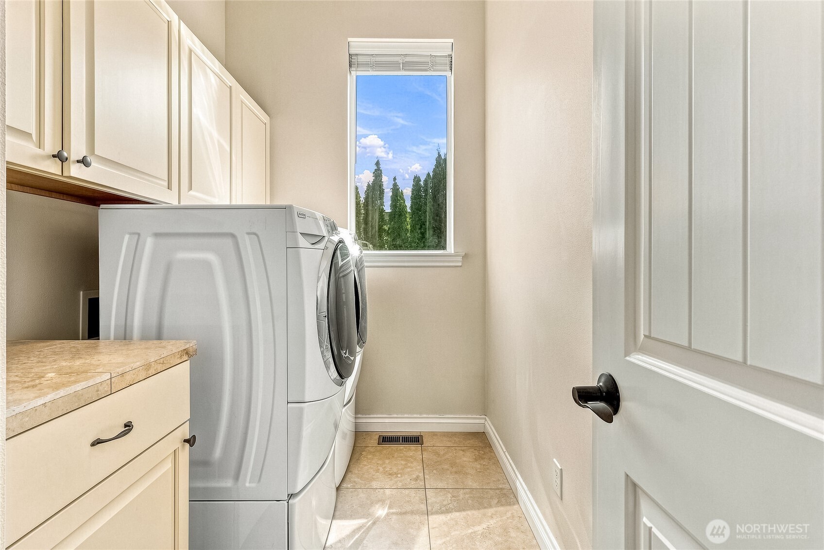 1017 Se Crestlane Drive Property Photo 14