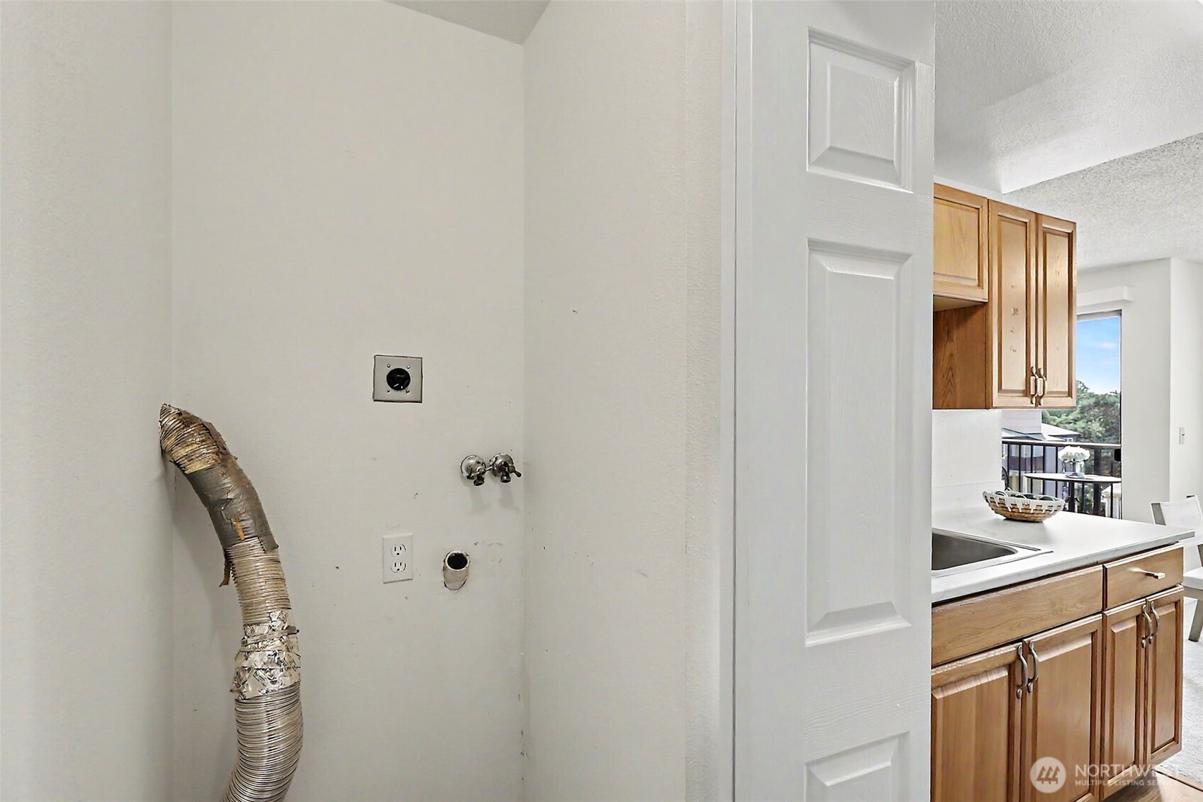 2020 Grant Avenue D206 Property Photo 11