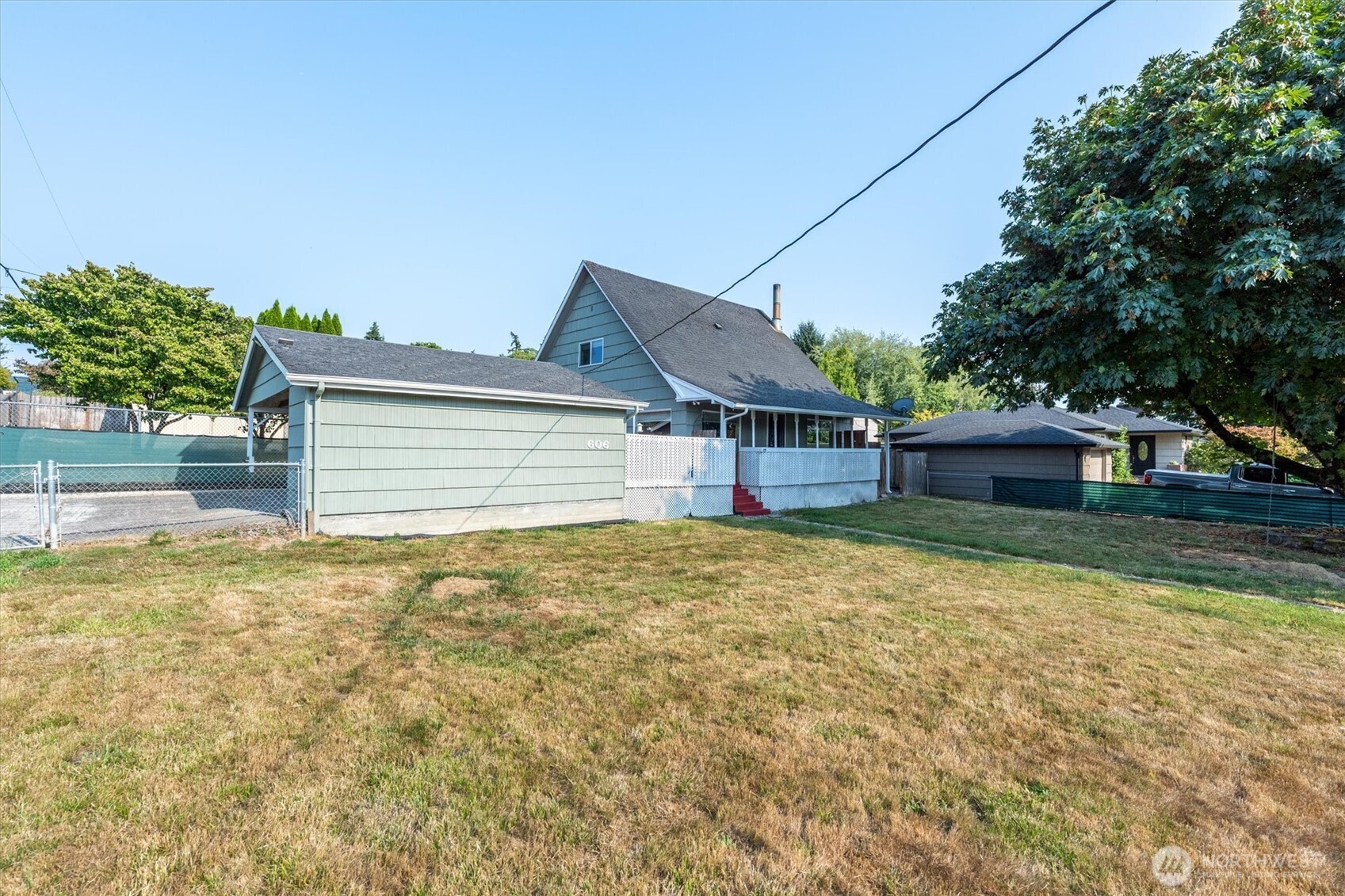 606 N 16th Avenue Property Photo 4