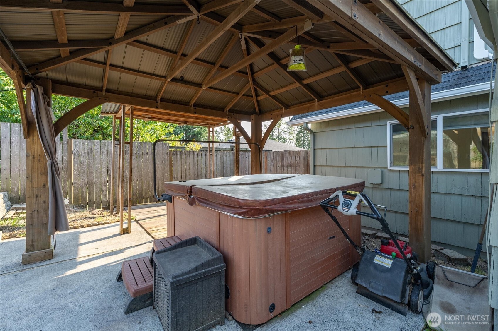 606 N 16th Avenue Property Photo 23