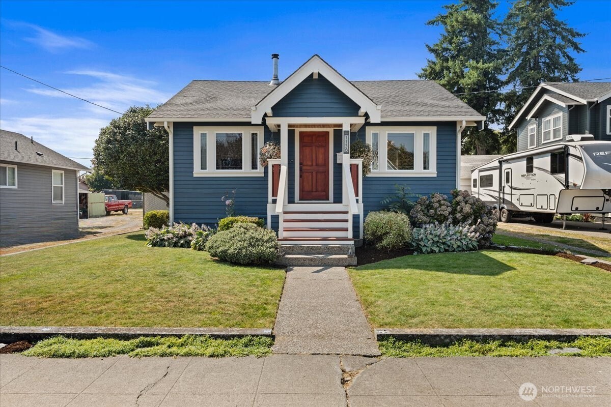 1138 Pioneer Street Property Photo 2