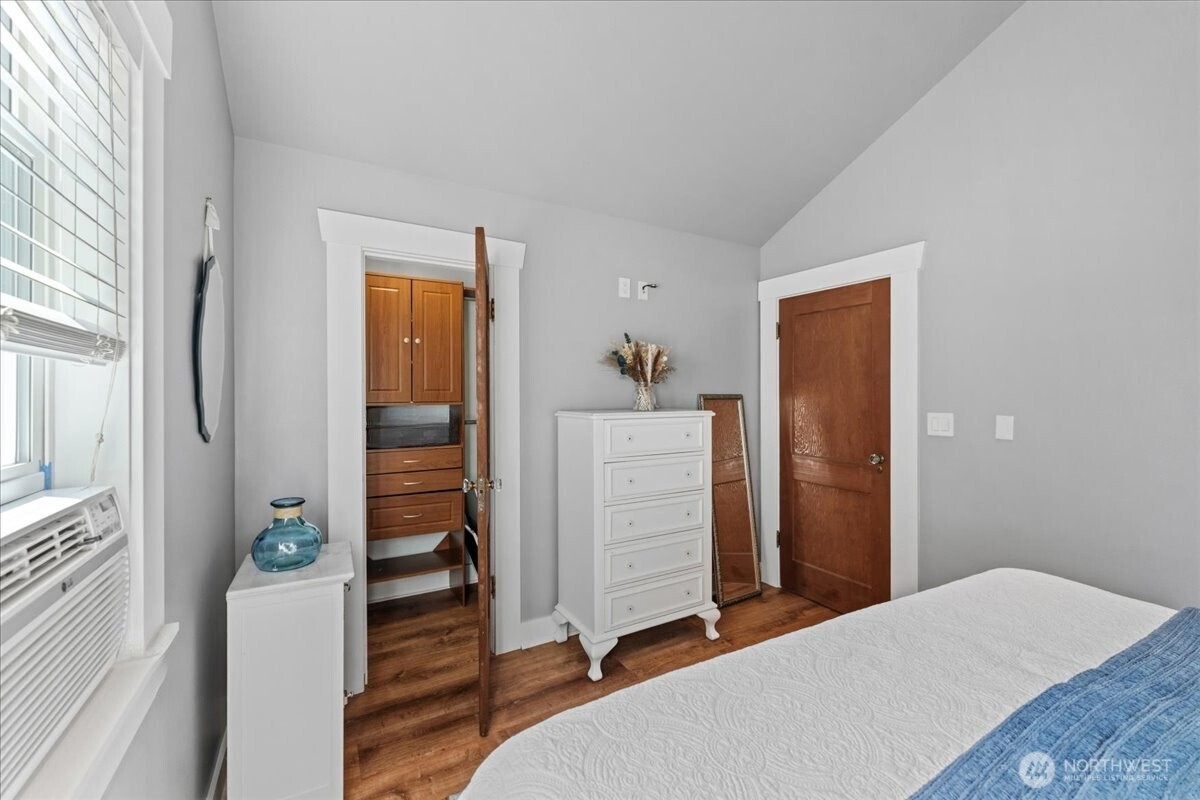 1138 Pioneer Street Property Photo 17