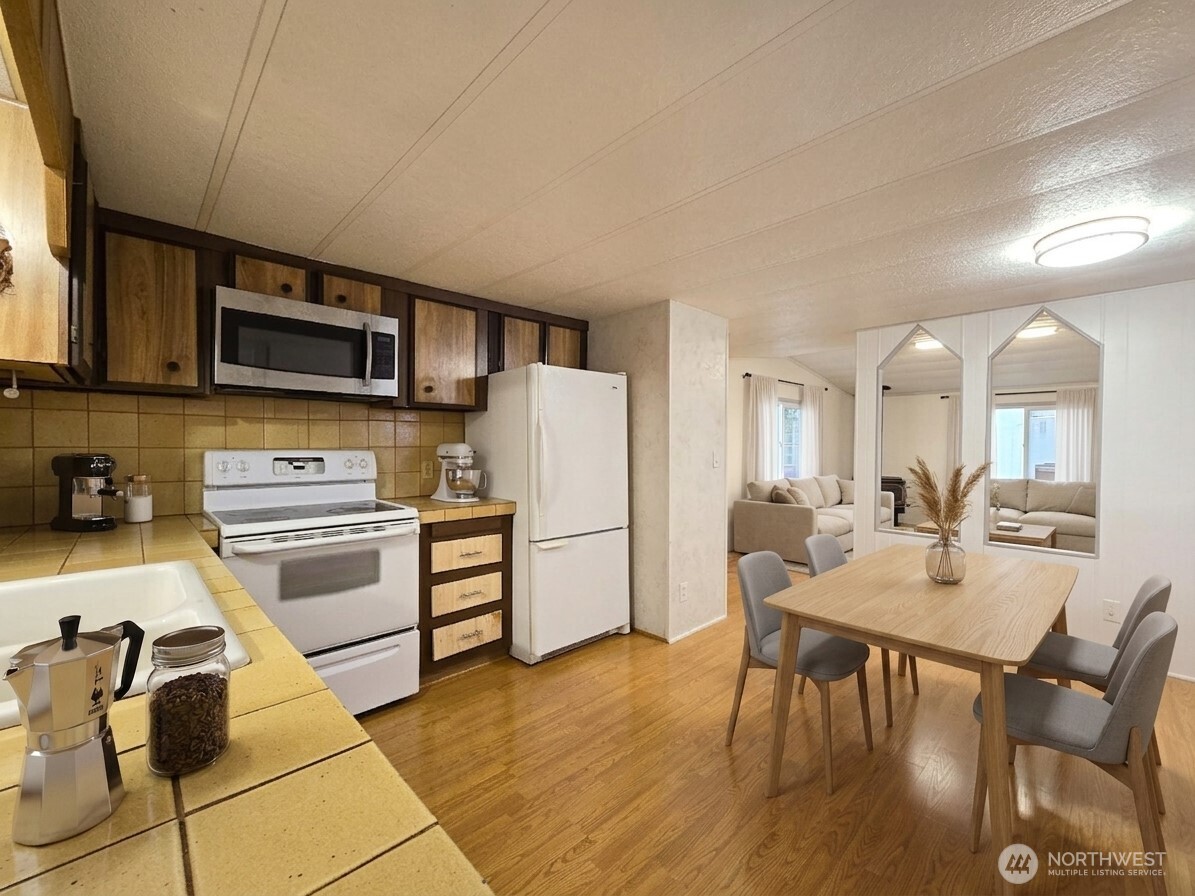 5220 176th St 85 Property Photo 5