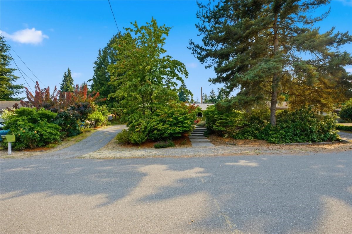 2145 N 146th Street Property Photo 2