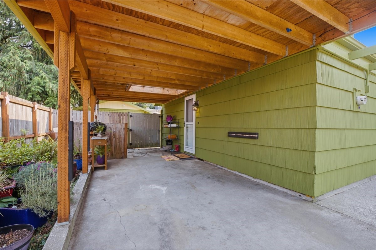 2145 N 146th Street Property Photo 5