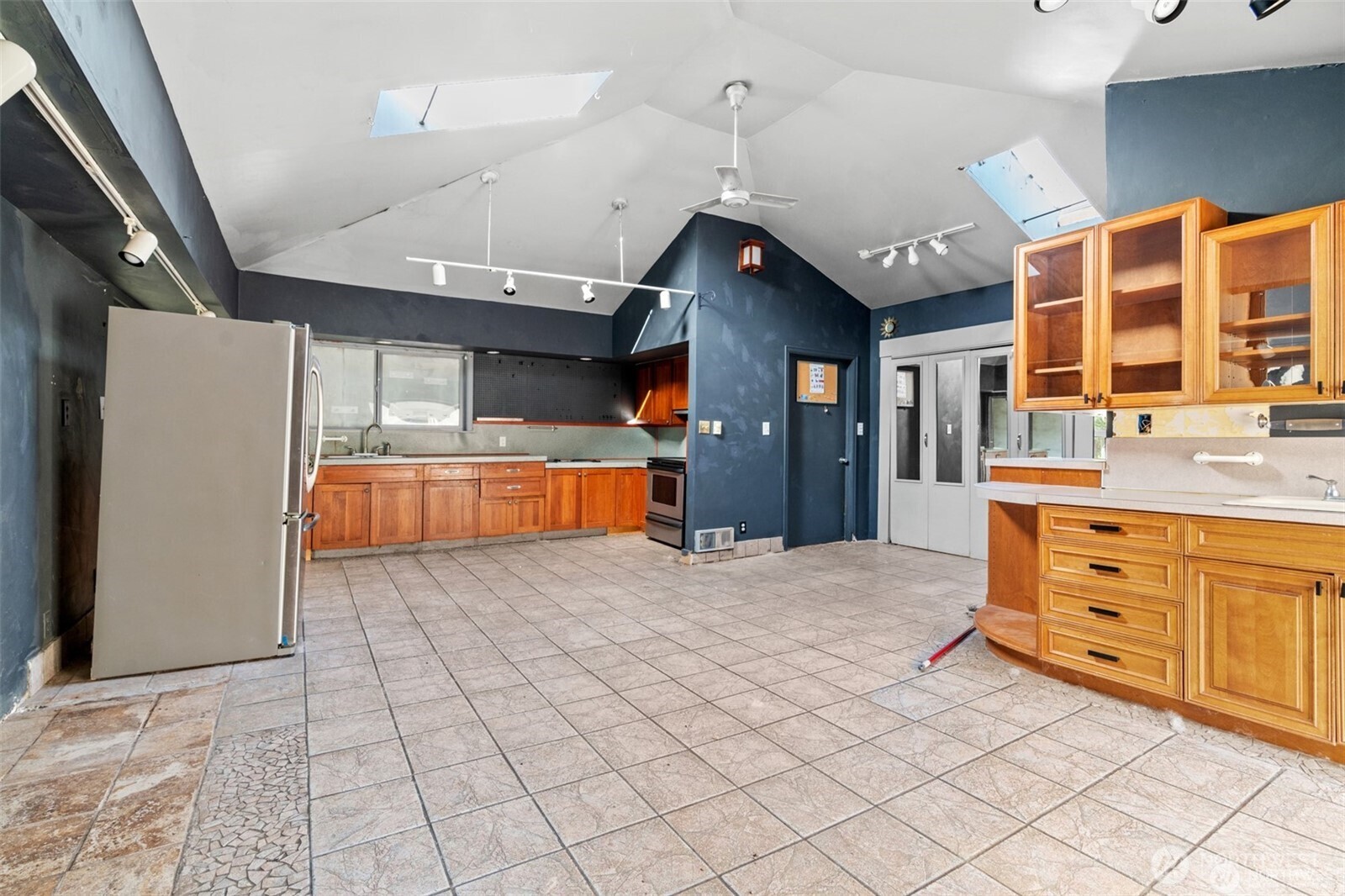 19718 122nd Avenue Property Photo 3