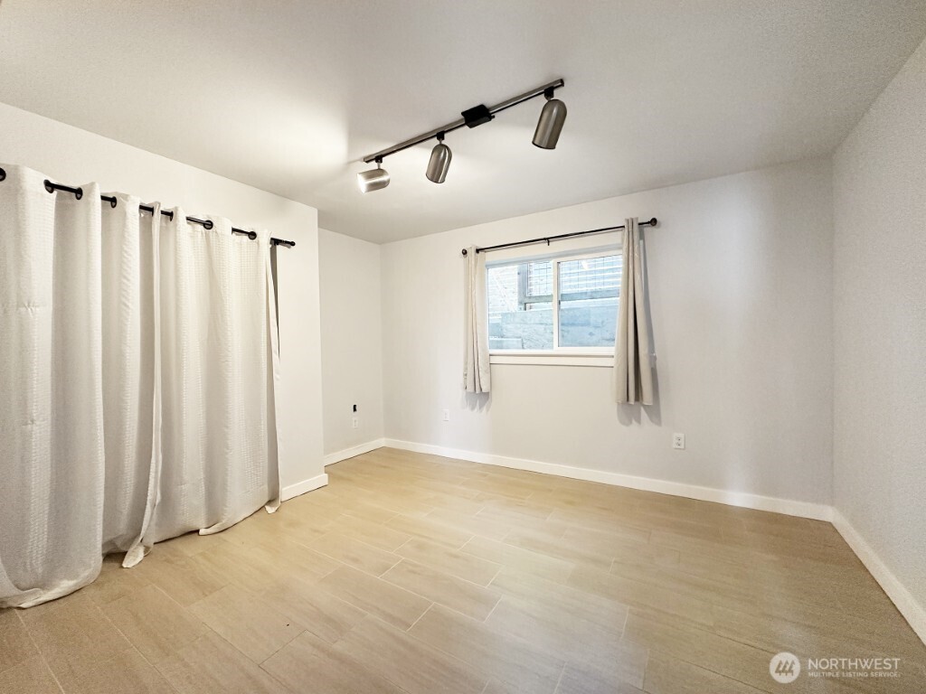 300 Nw 47th Street Adu Property Photo 13