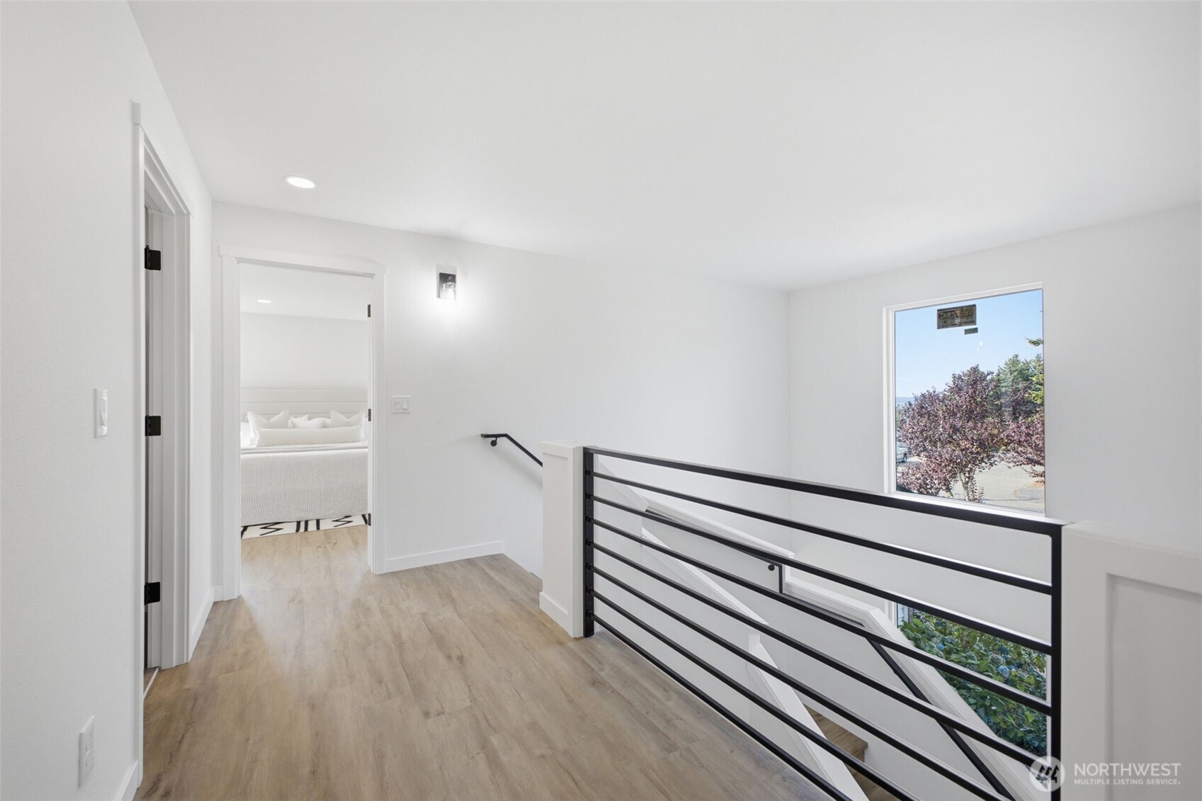 5614 Norpoint Property Photo 19