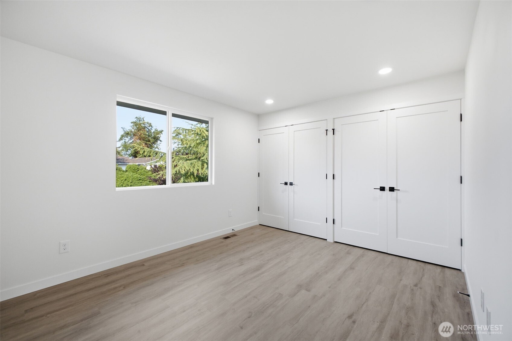 5614 Norpoint Property Photo 30