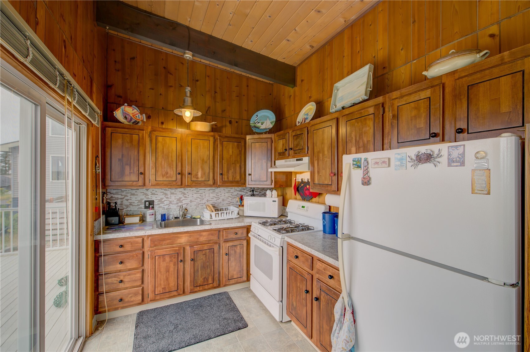 35200 J Place Property Photo 9
