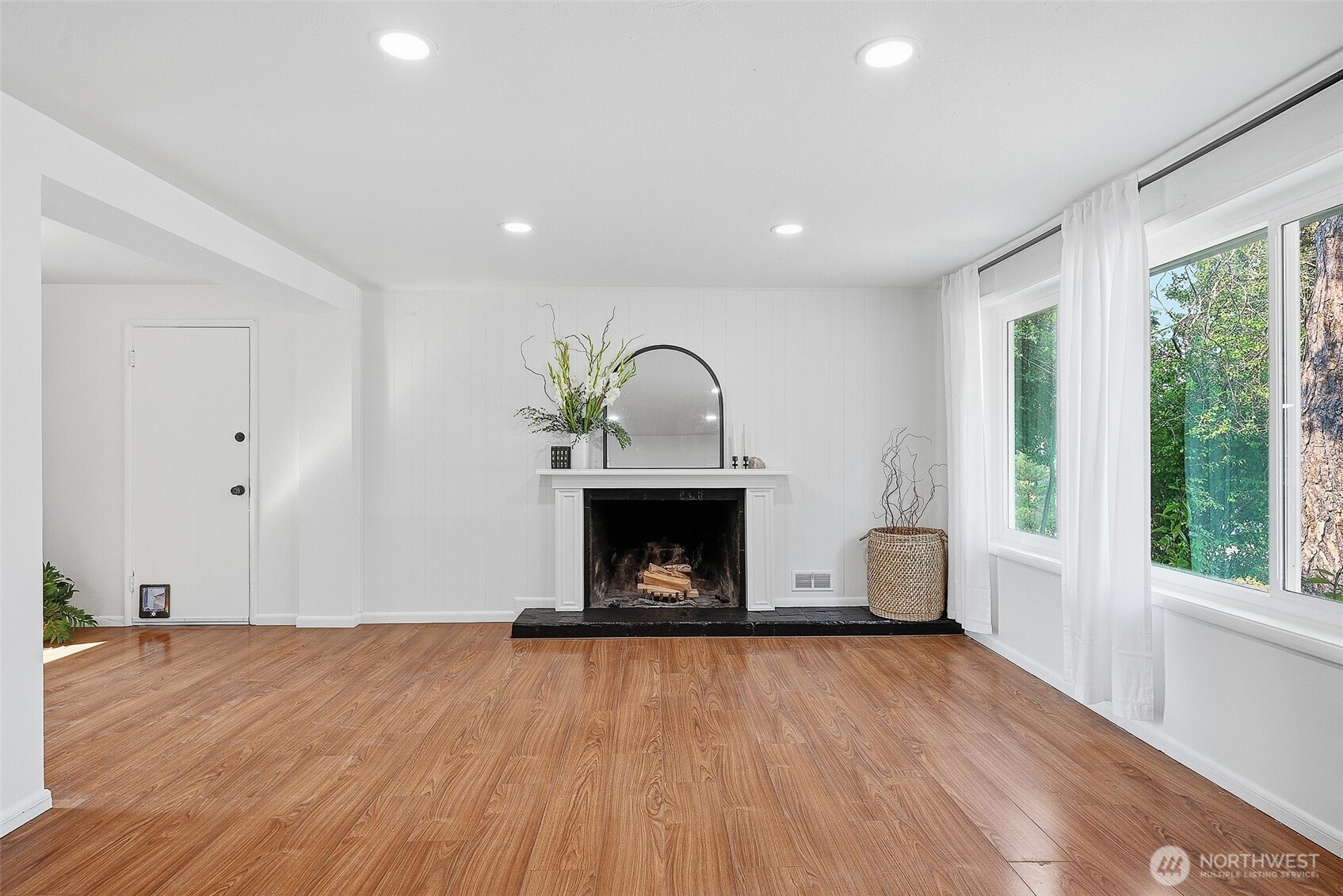 17211 5th Avenue Property Photo 6