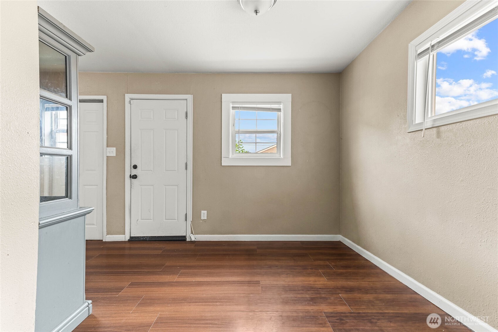 4322 S Lawrence Street Property Photo 6