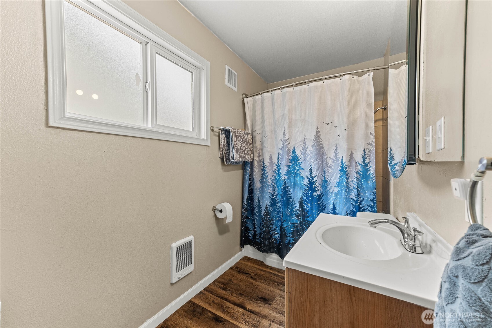 4322 S Lawrence Street Property Photo 8