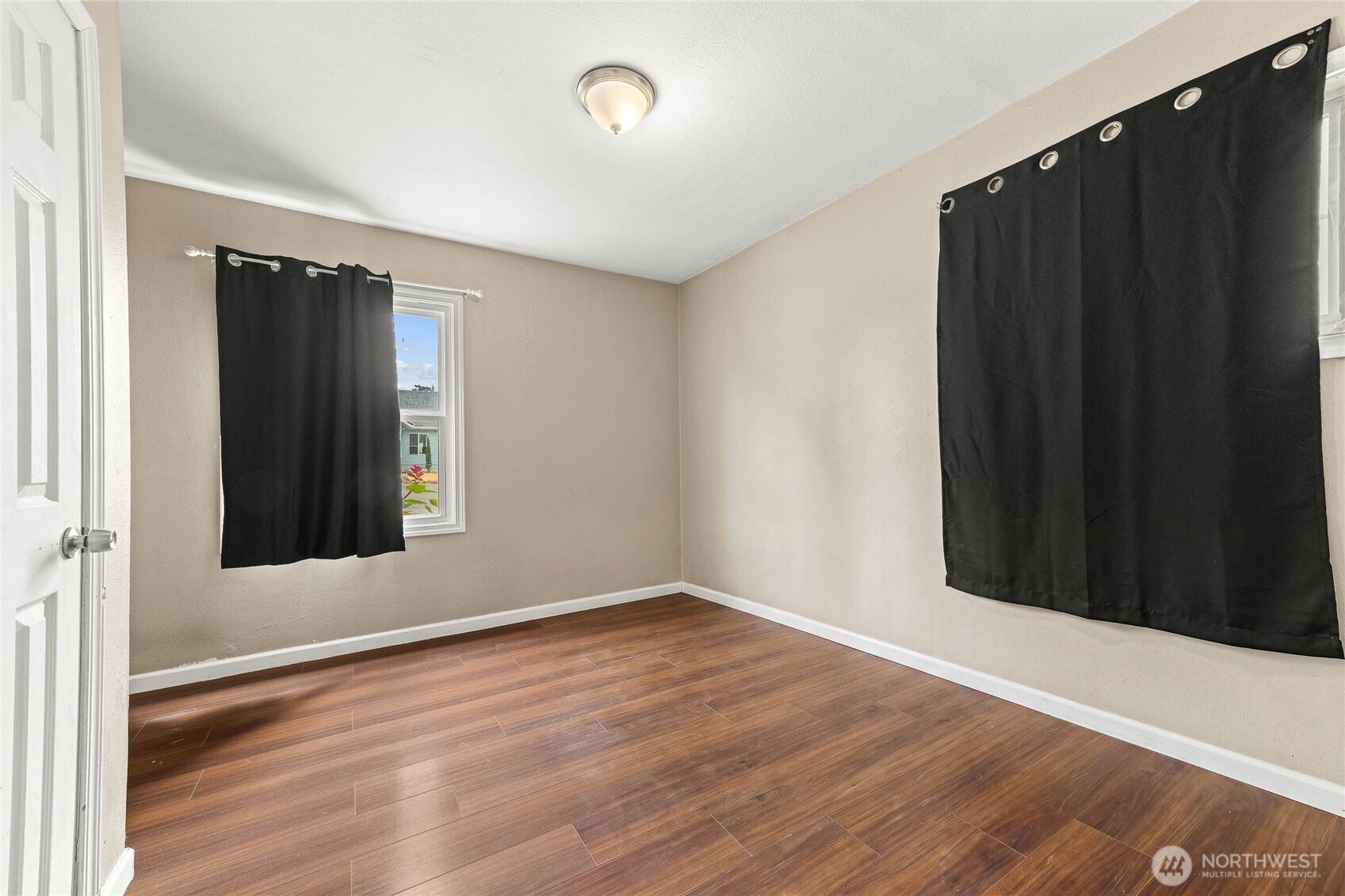 4322 S Lawrence Street Property Photo 9