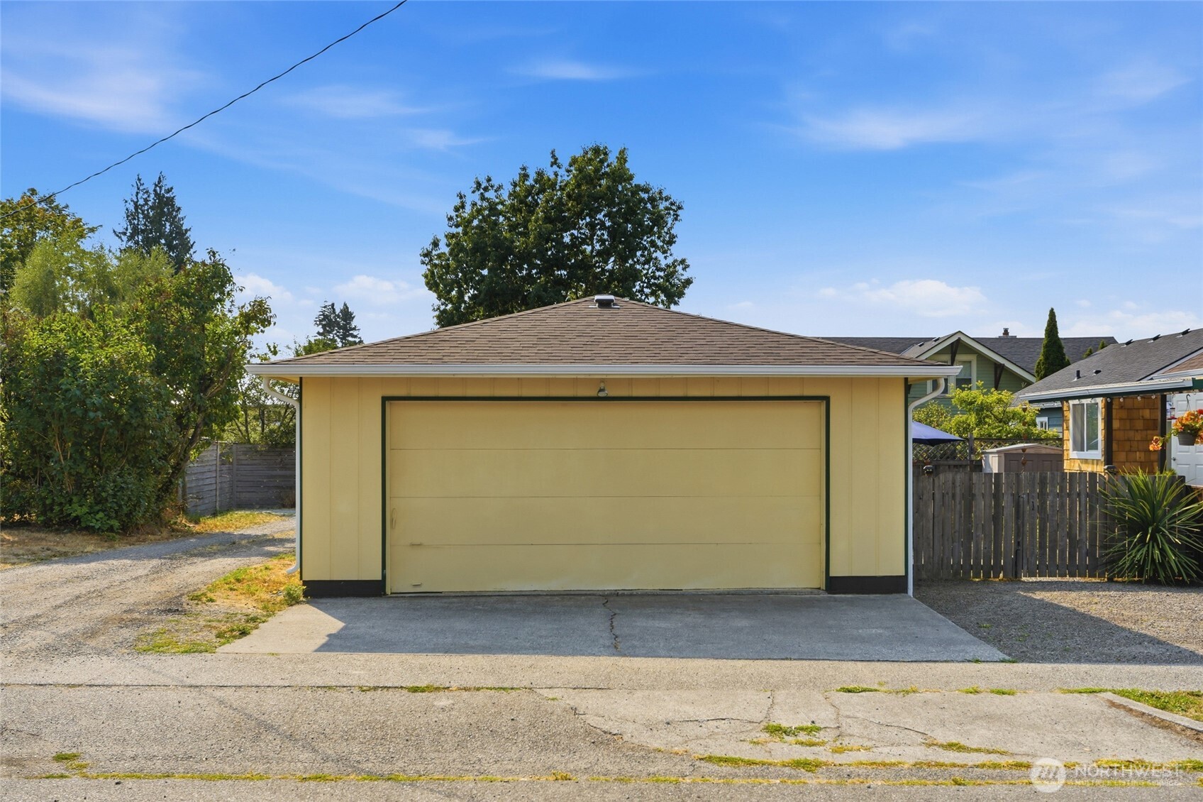 218 Evergreen Street Property Photo 4