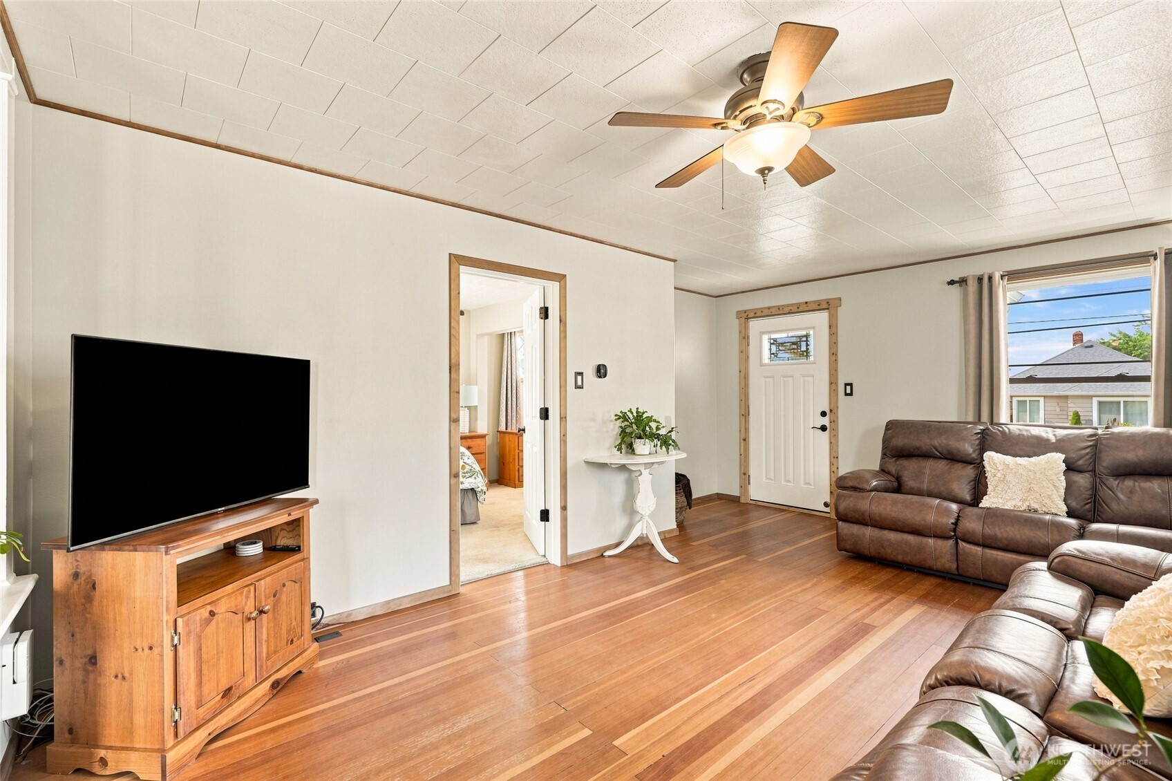 218 Evergreen Street Property Photo 8