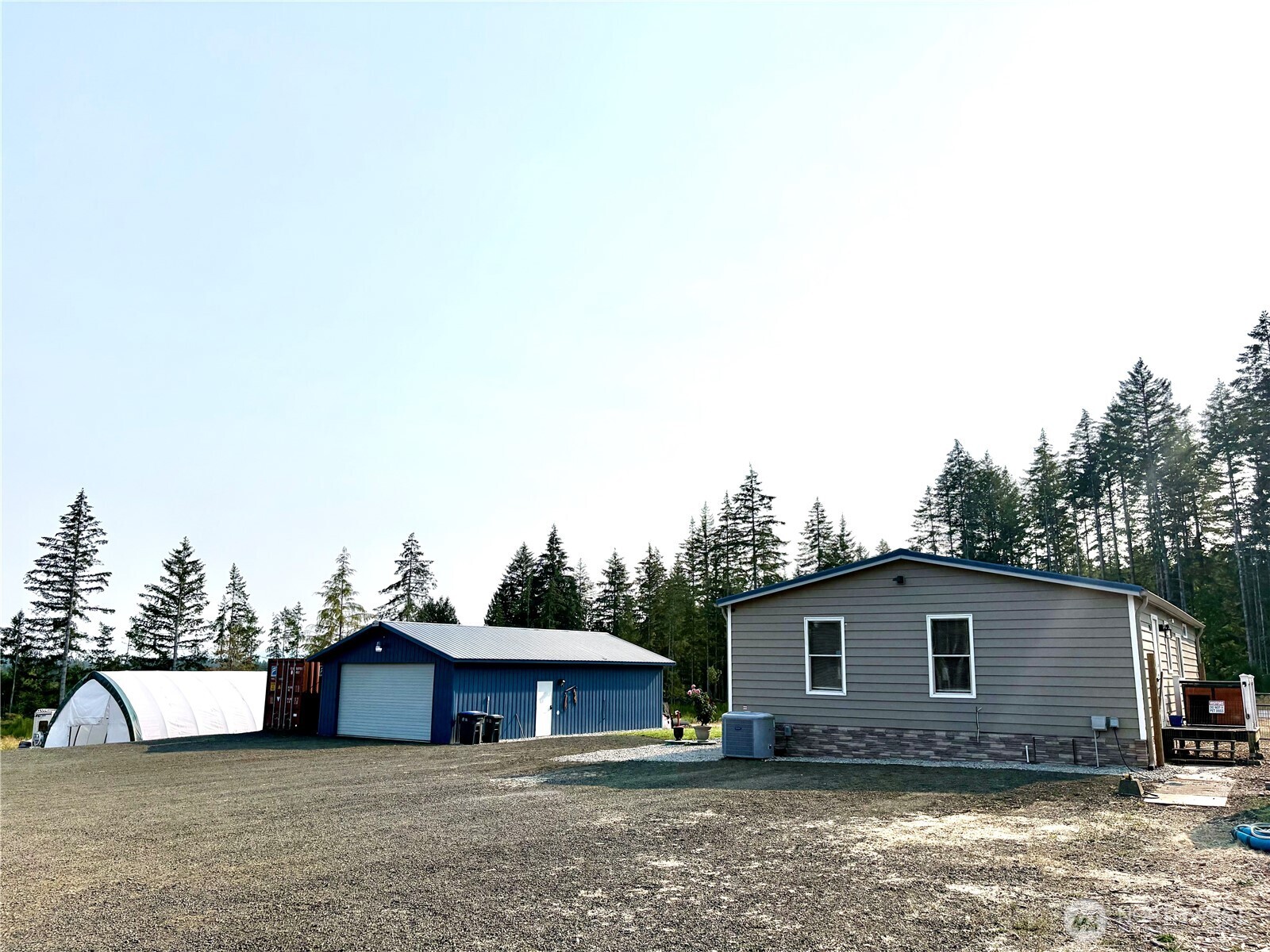 320 E Lonesome Creek Road Property Photo 3