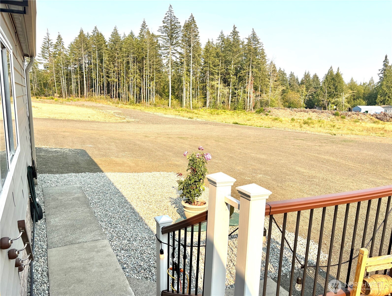 320 E Lonesome Creek Road Property Photo 5