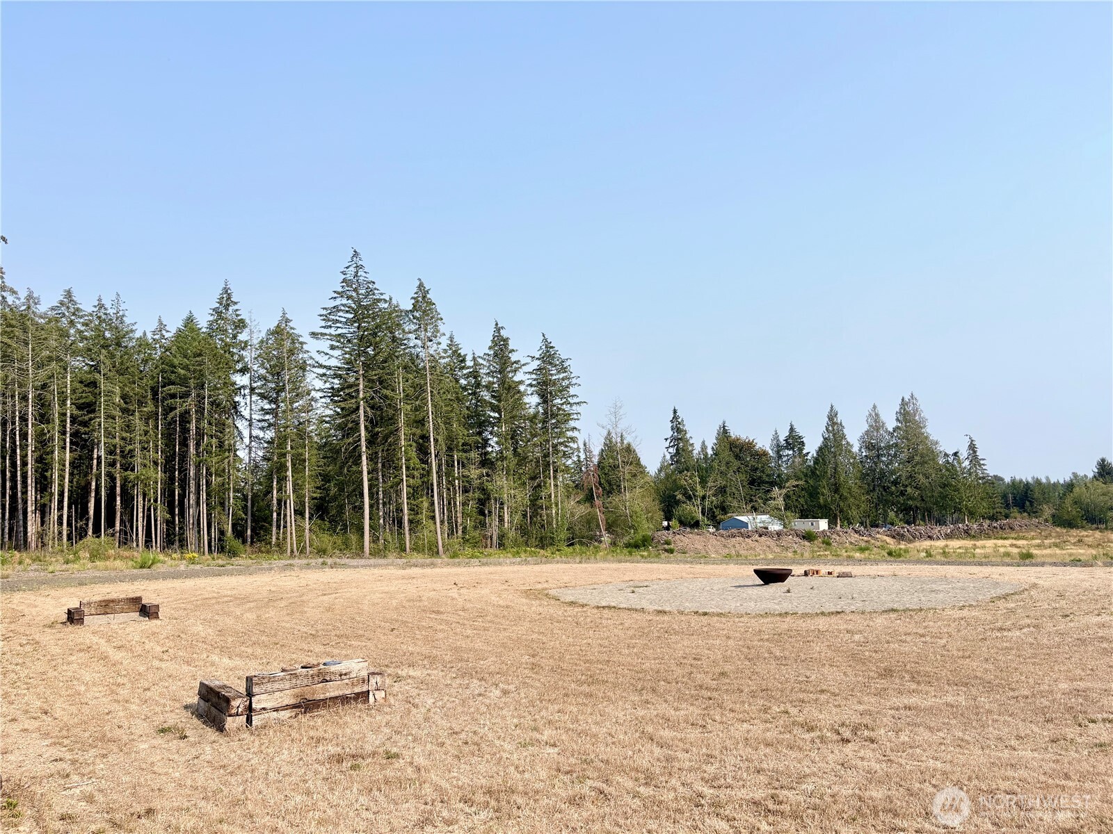 320 E Lonesome Creek Road Property Photo 25