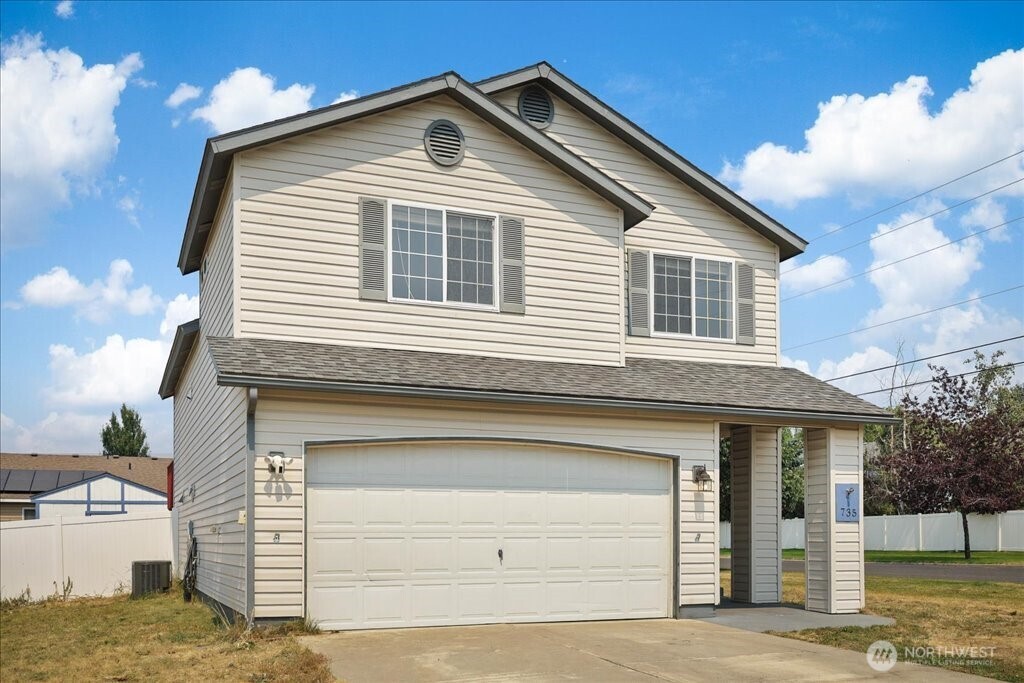 735 E Tara Lee Avenue Property Photo 1