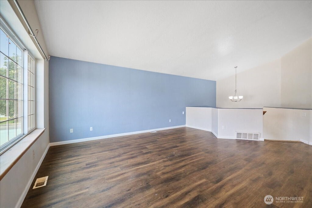 735 E Tara Lee Avenue Property Photo 8