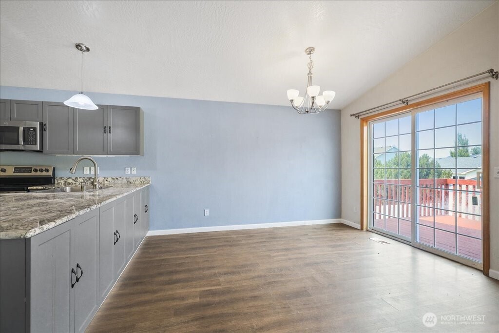 735 E Tara Lee Avenue Property Photo 12