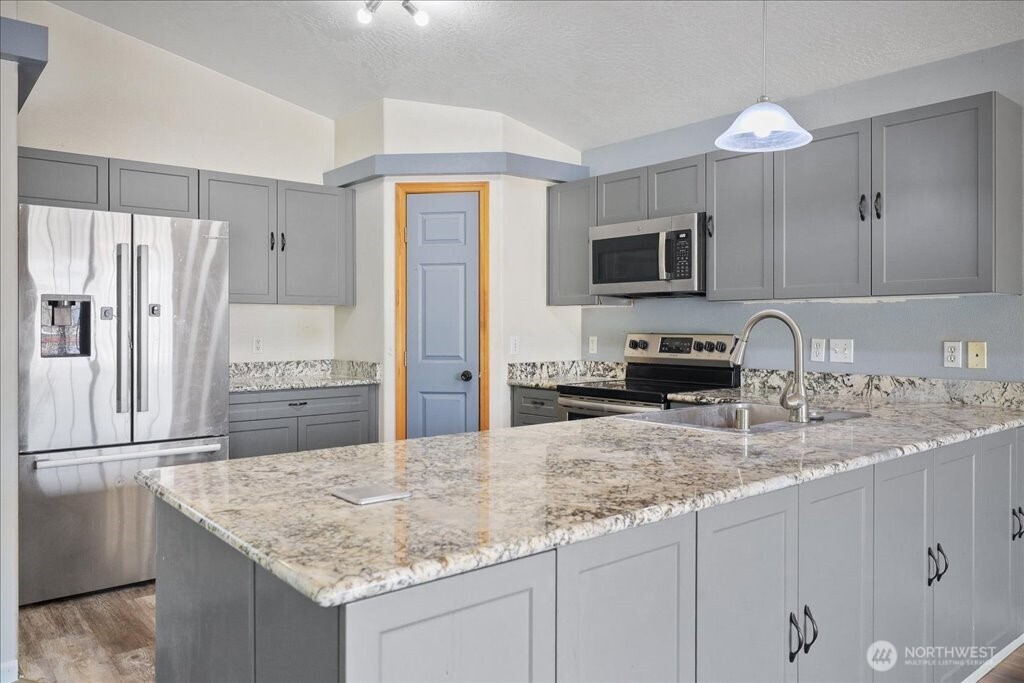 735 E Tara Lee Avenue Property Photo 13