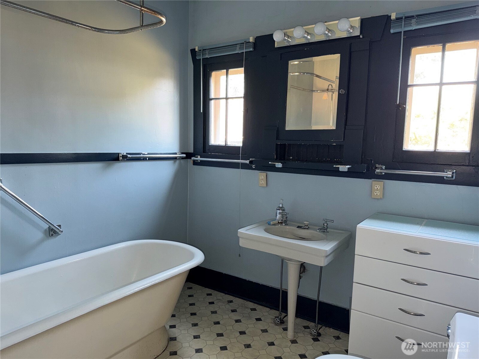 1814 Douglas Street Property Photo 13