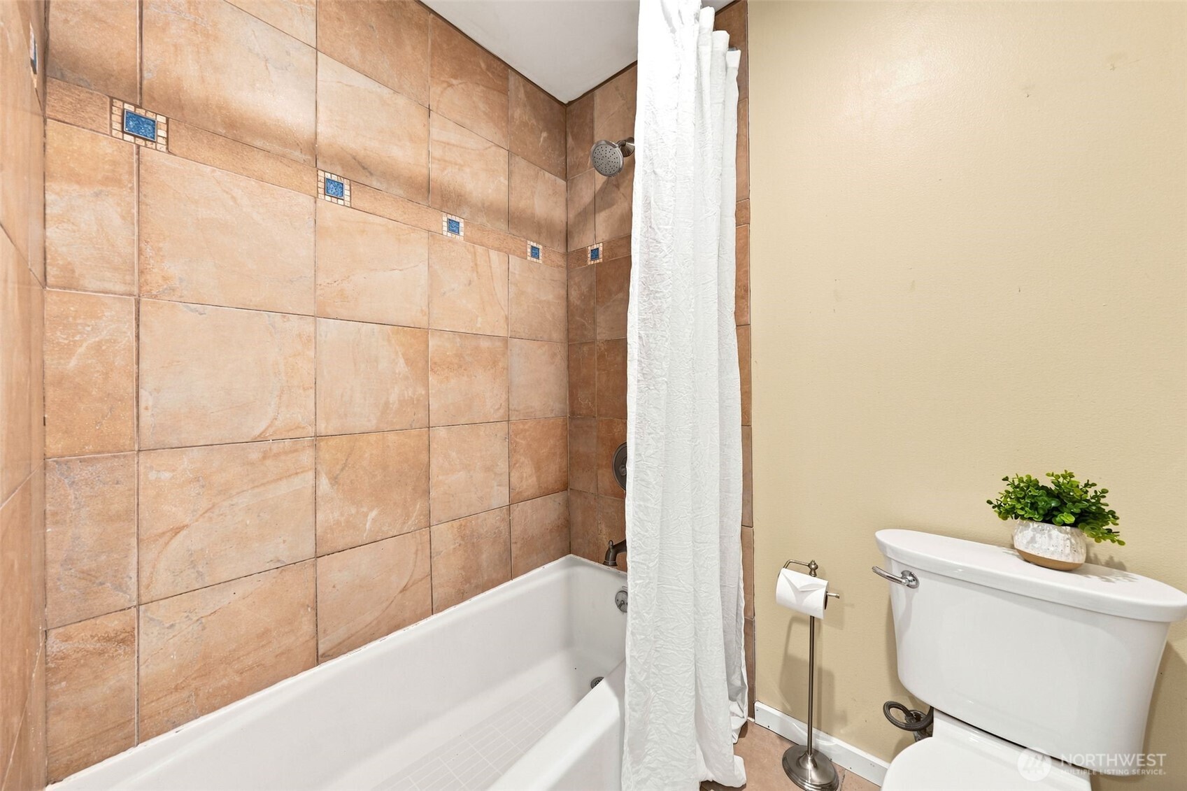 451 211th Avenue Property Photo 22