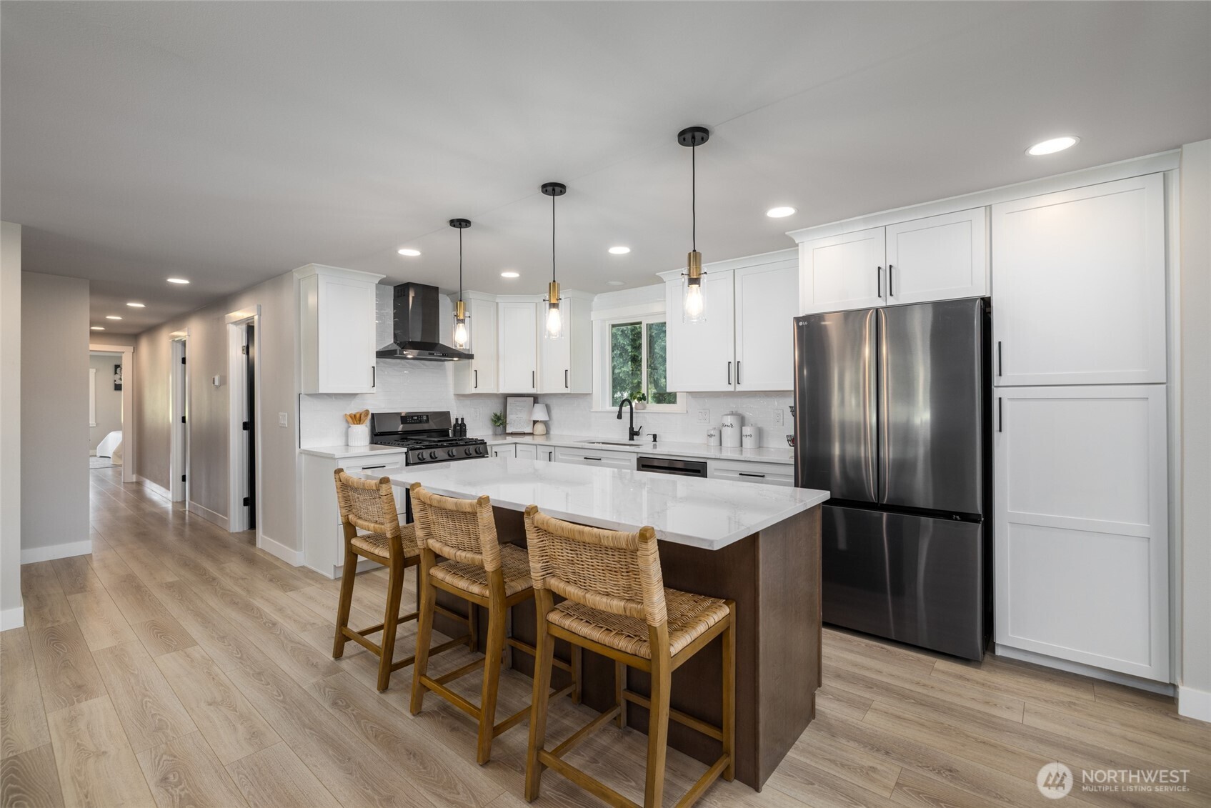 323 W King Tut Road Property Photo 6