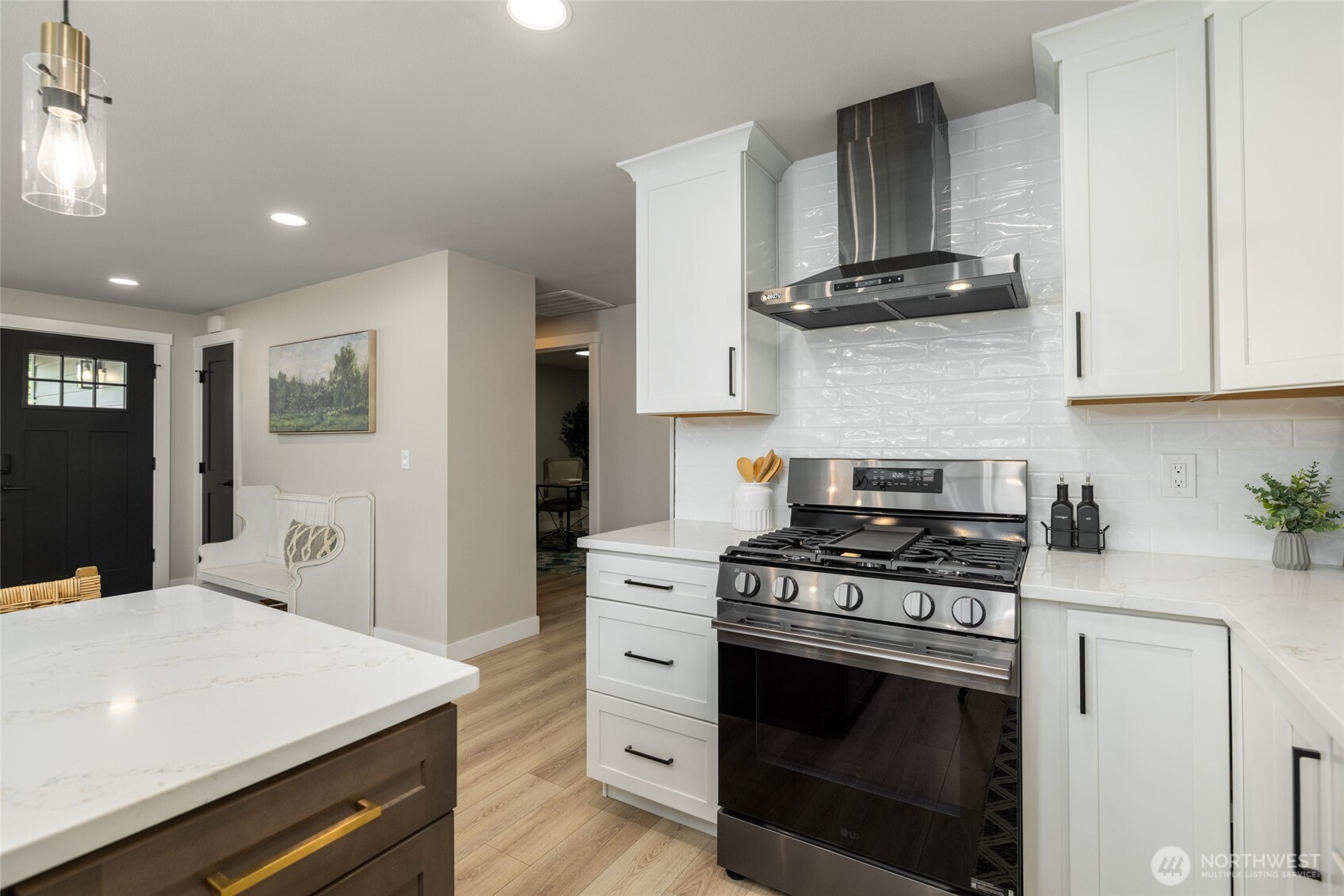 323 W King Tut Road Property Photo 8