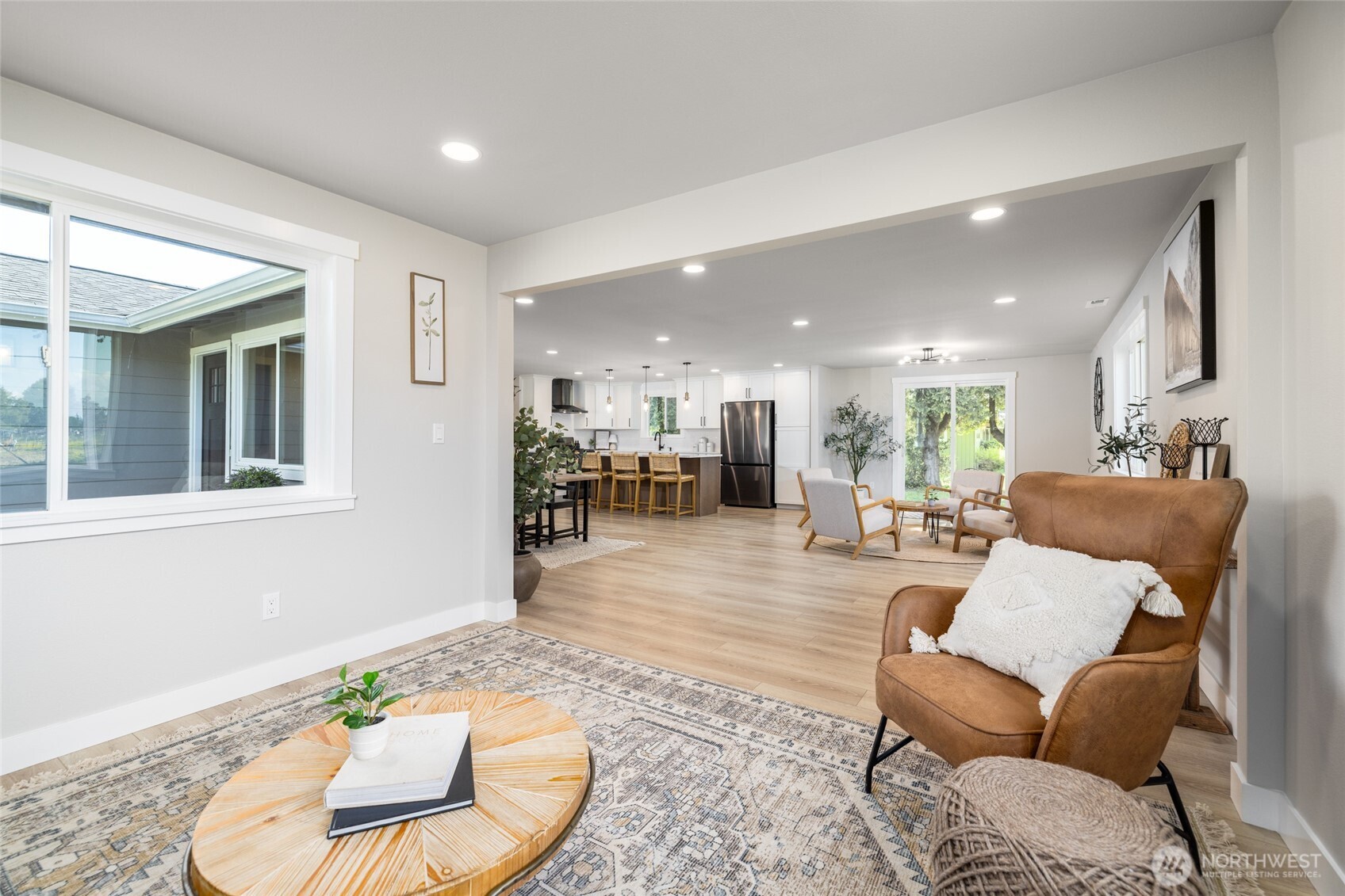 323 W King Tut Road Property Photo 13