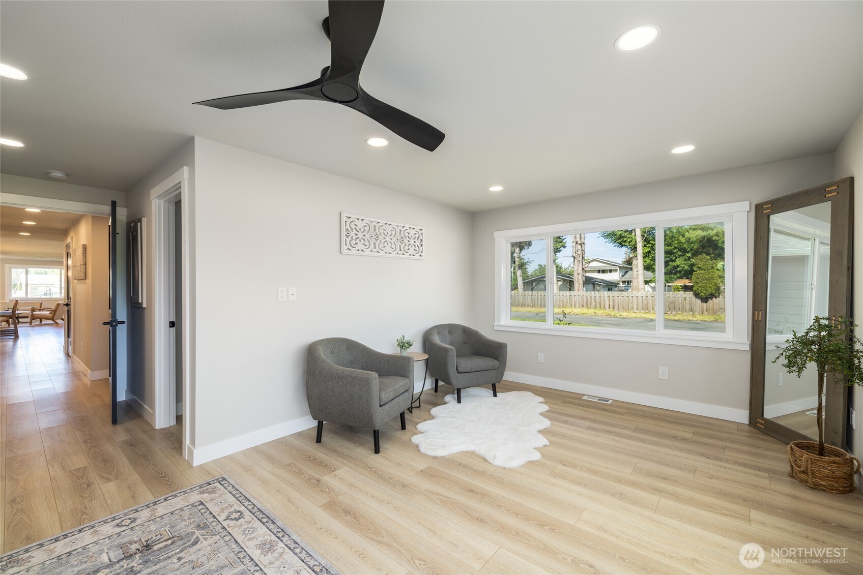 323 W King Tut Road Property Photo 17