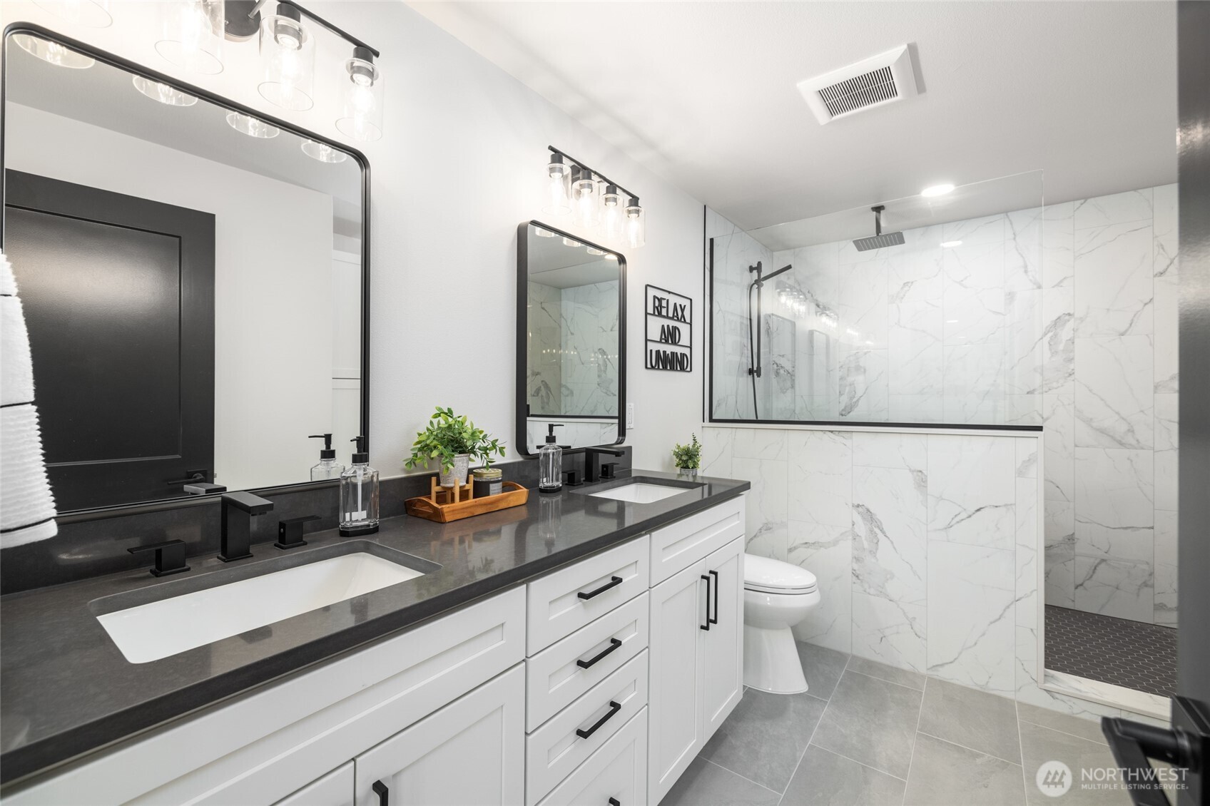 323 W King Tut Road Property Photo 18