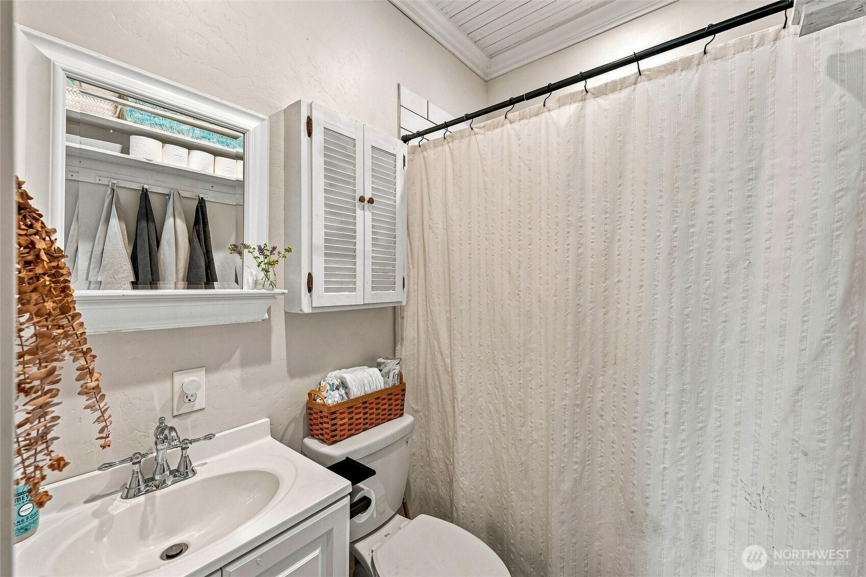 7223 Nims Place Property Photo 14