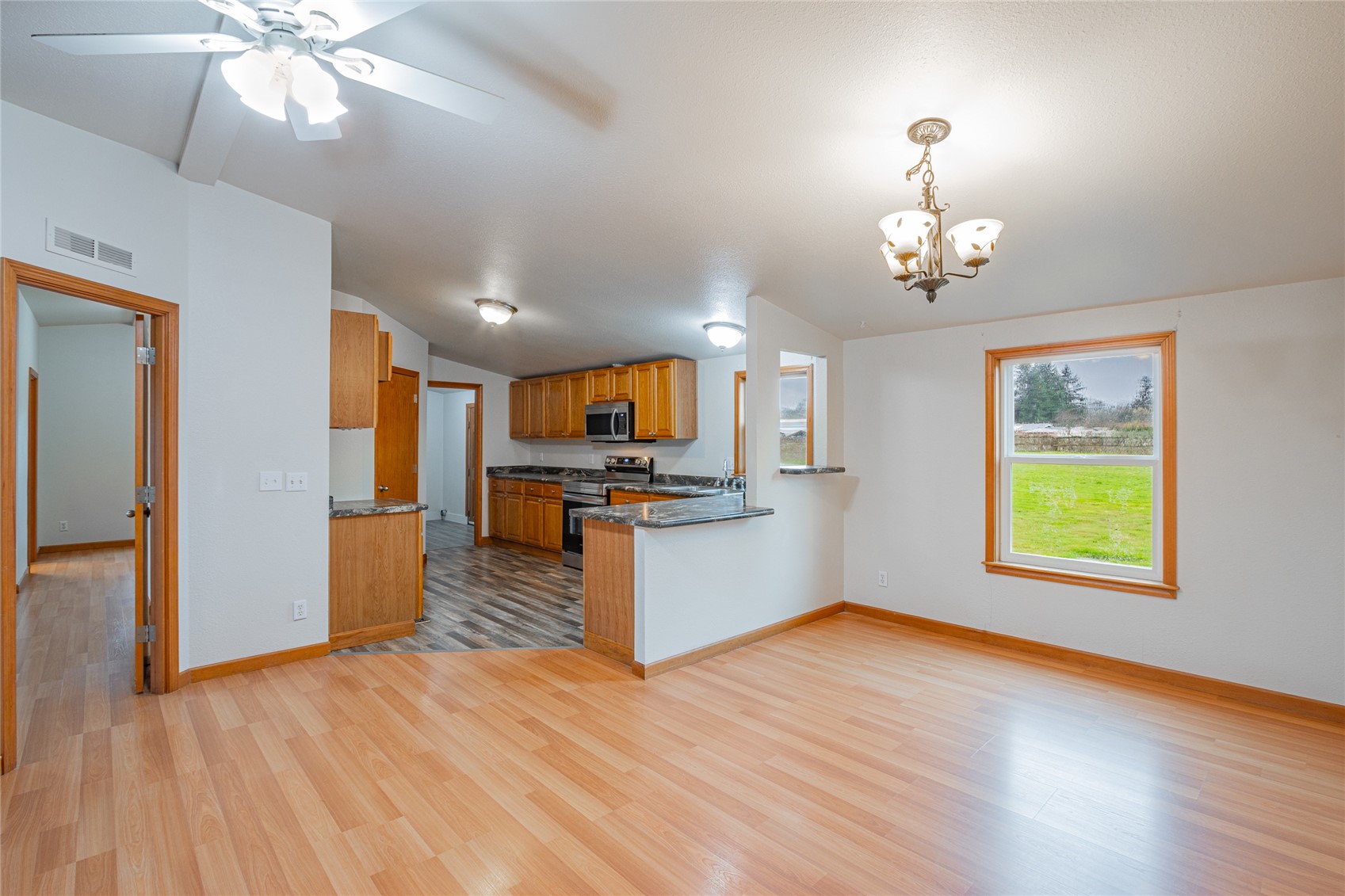 18231 Doris Lane Property Photo 3
