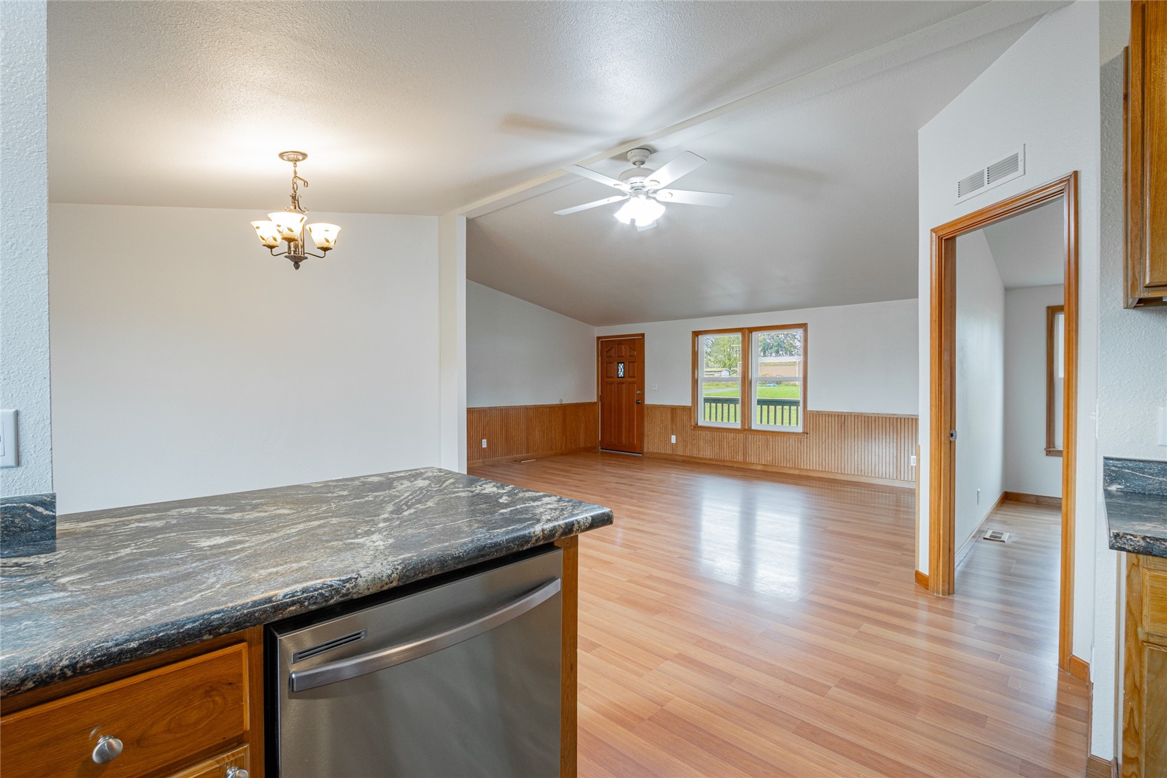 18231 Doris Lane Property Photo 7