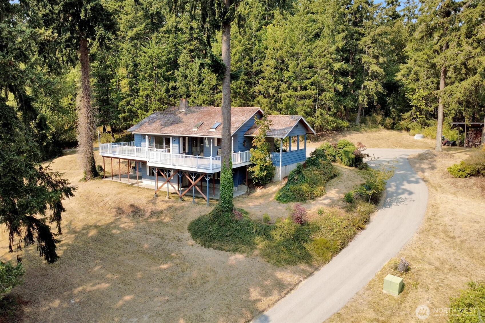 685 N Chuckanut Drive Property Photo 1