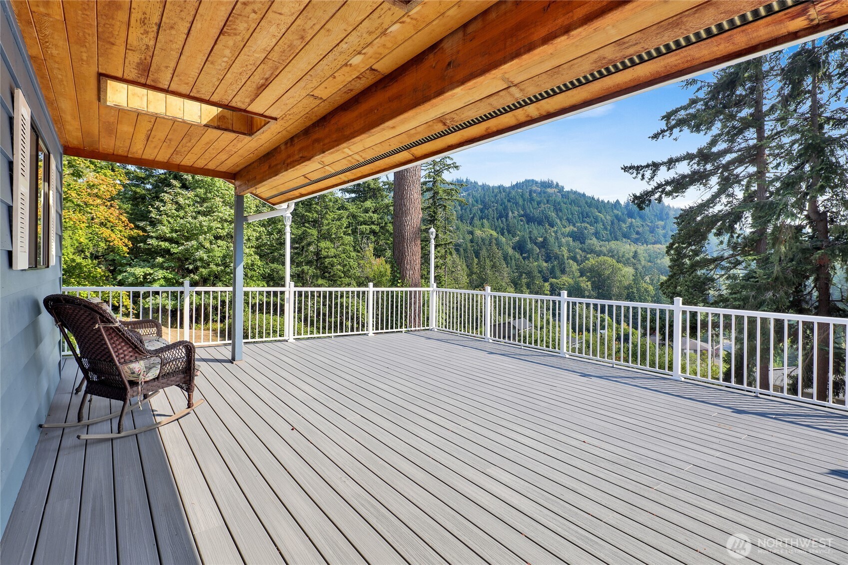 685 N Chuckanut Drive Property Photo 7
