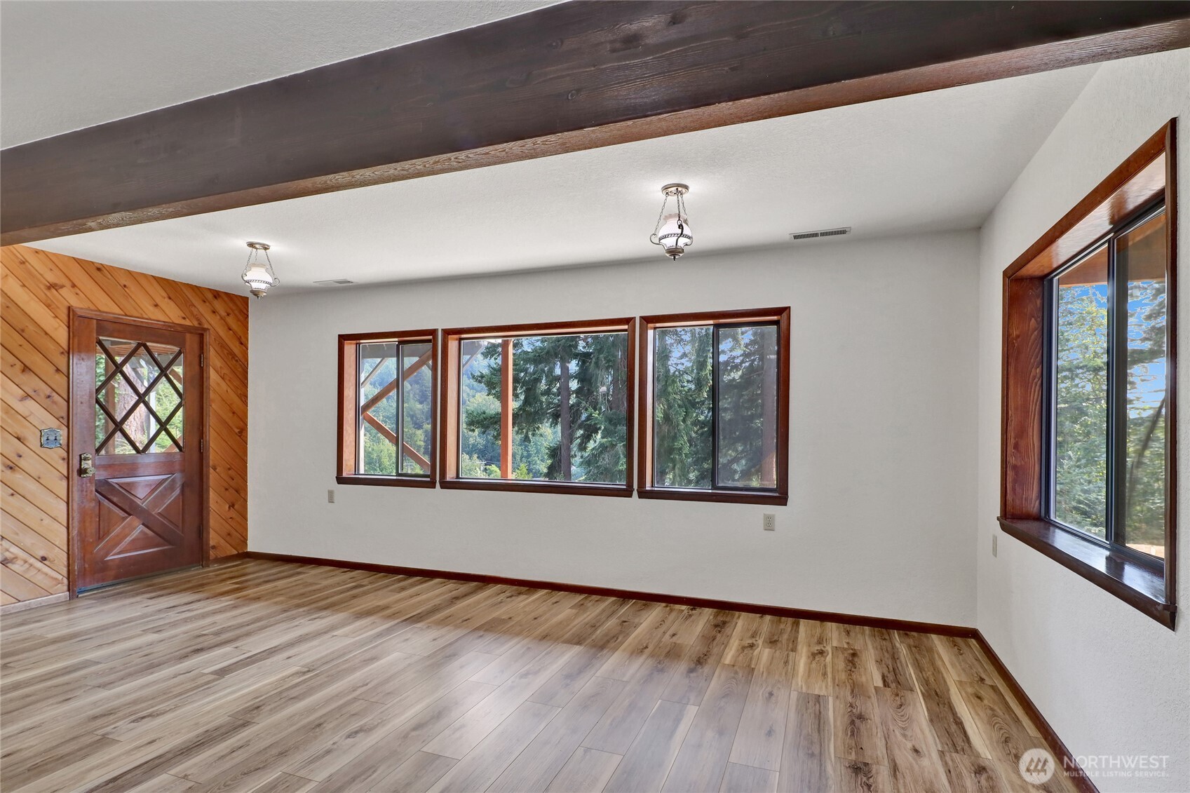 685 N Chuckanut Drive Property Photo 26