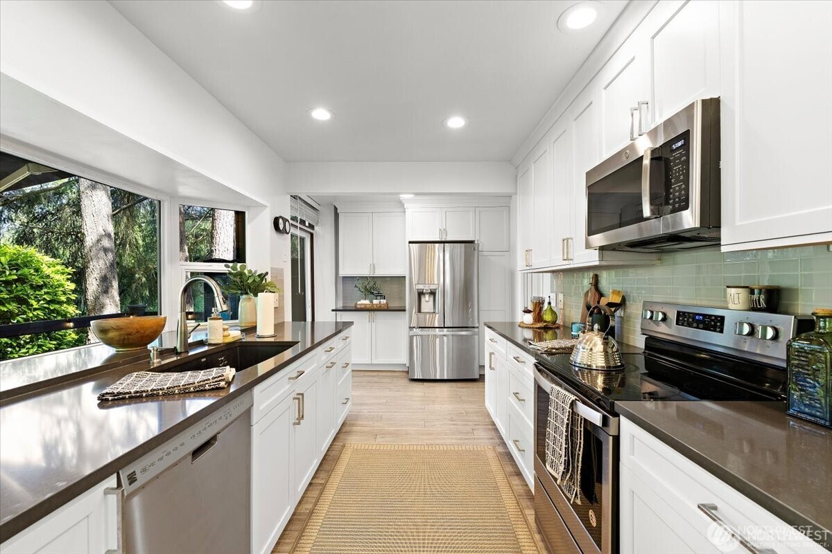 4605 170th Place Property Photo 7
