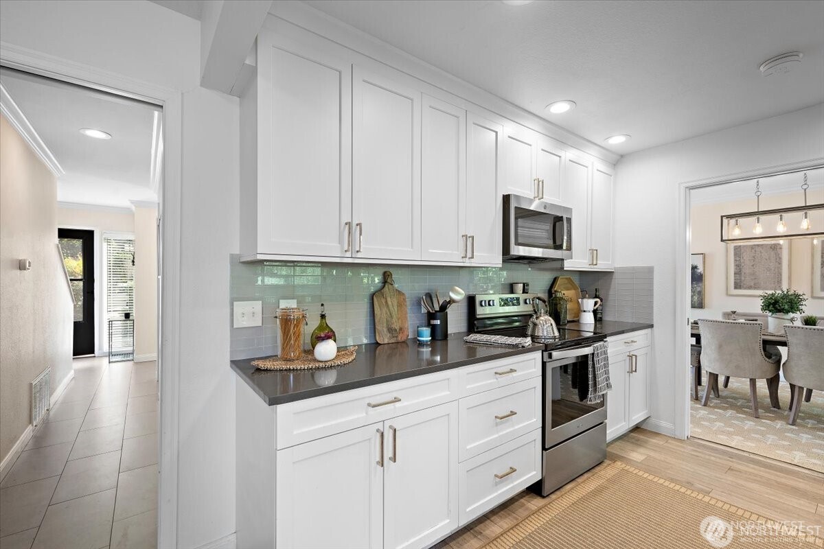 4605 170th Place Property Photo 8