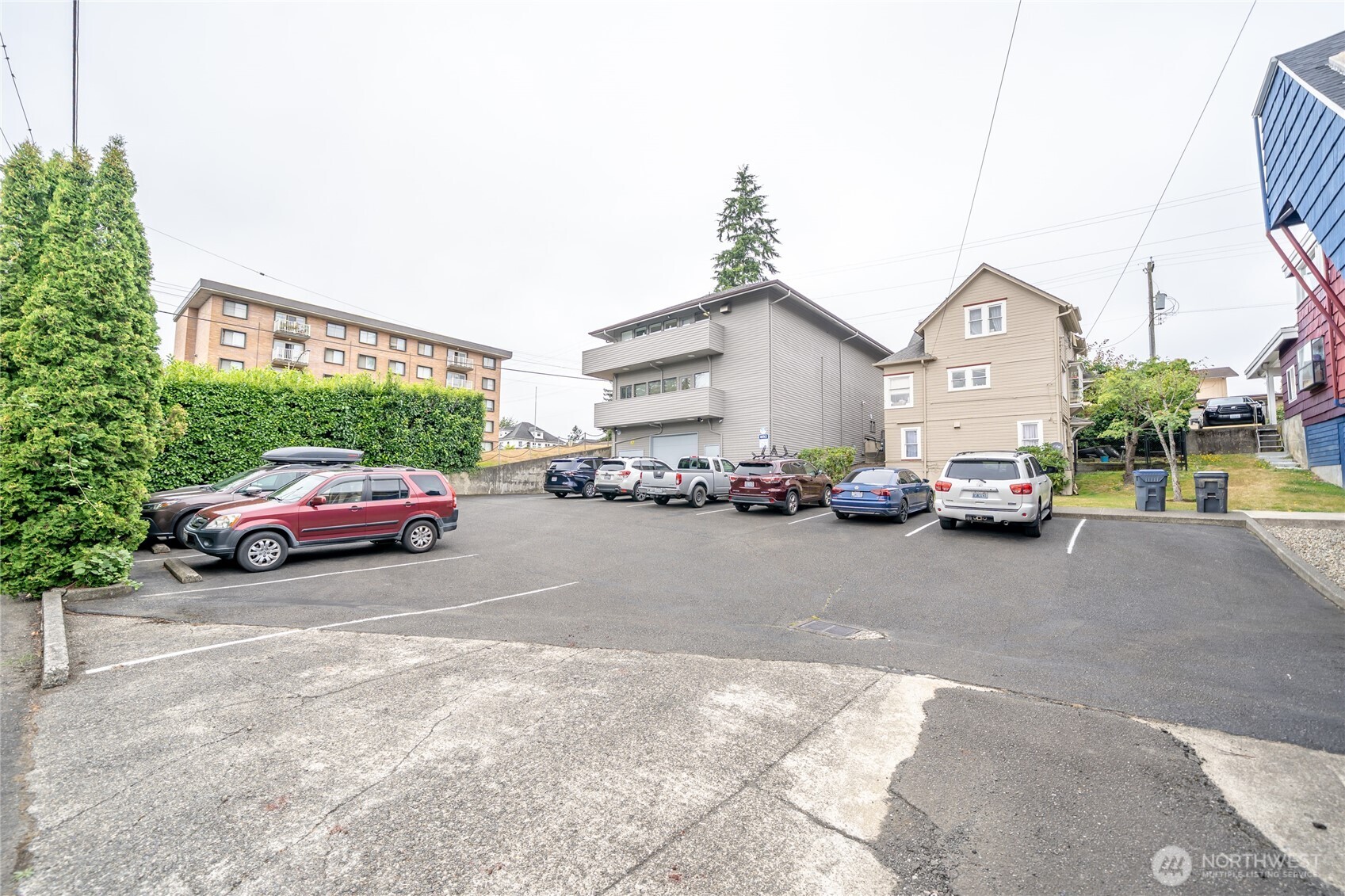 218 N Broadway Street Property Photo 7