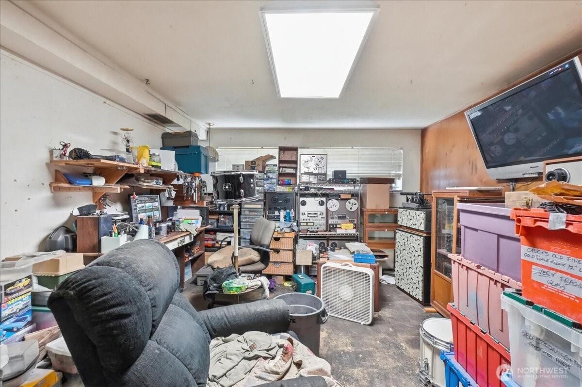 10247 10th Avenue Property Photo 18