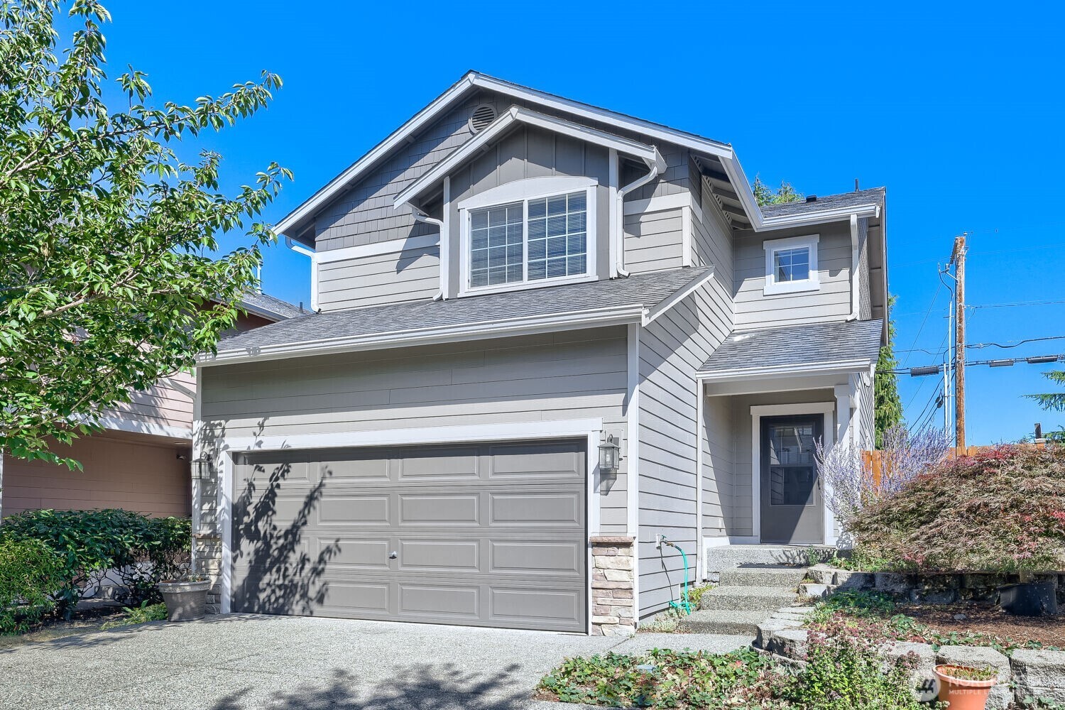 2405 192nd Place Property Photo 2