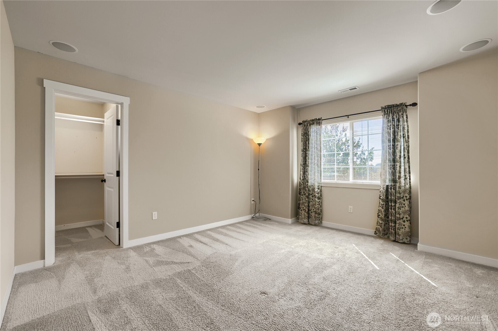 2405 192nd Place Property Photo 12