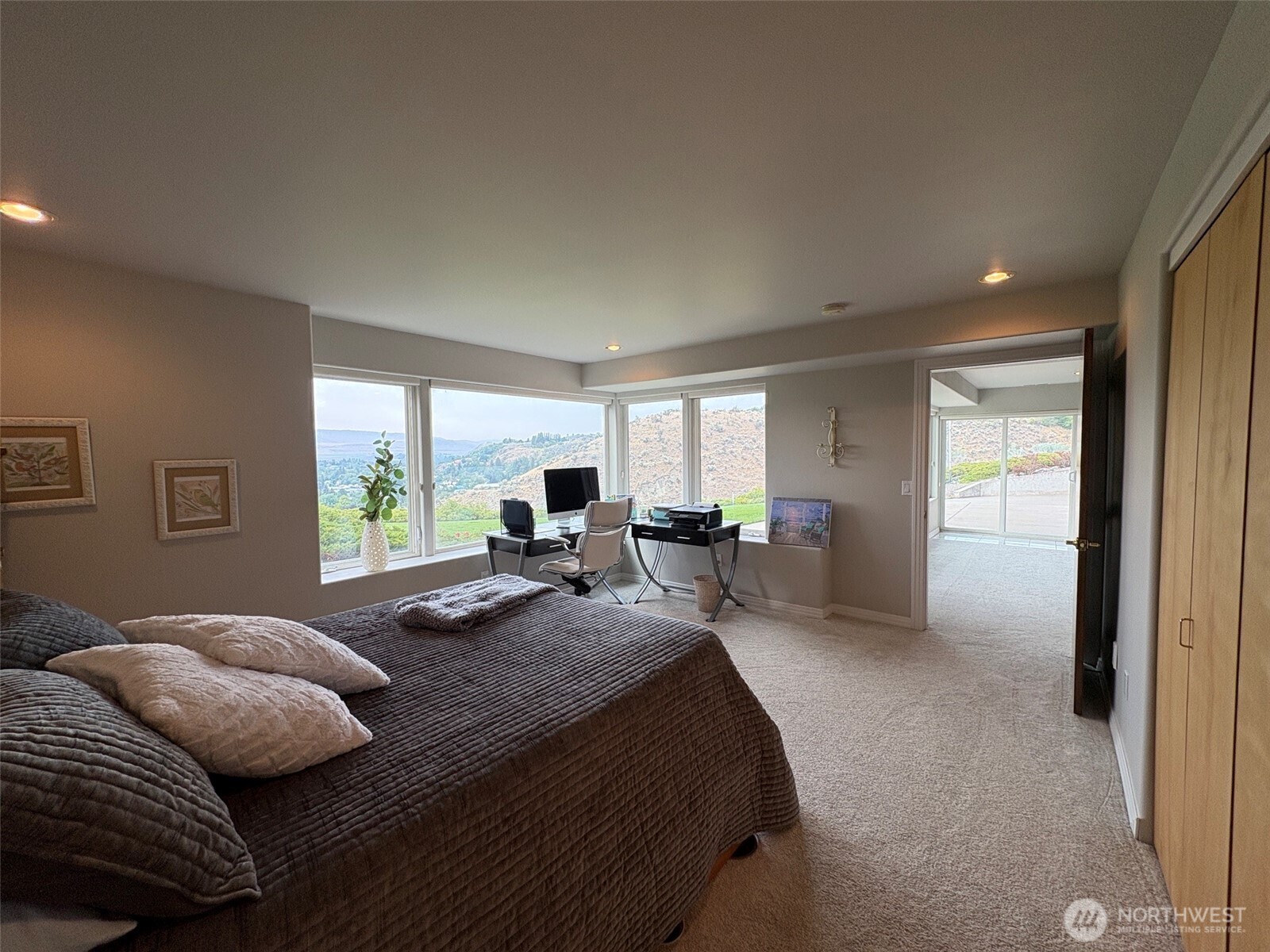 522 Hillcrest Circle Drive Property Photo 24