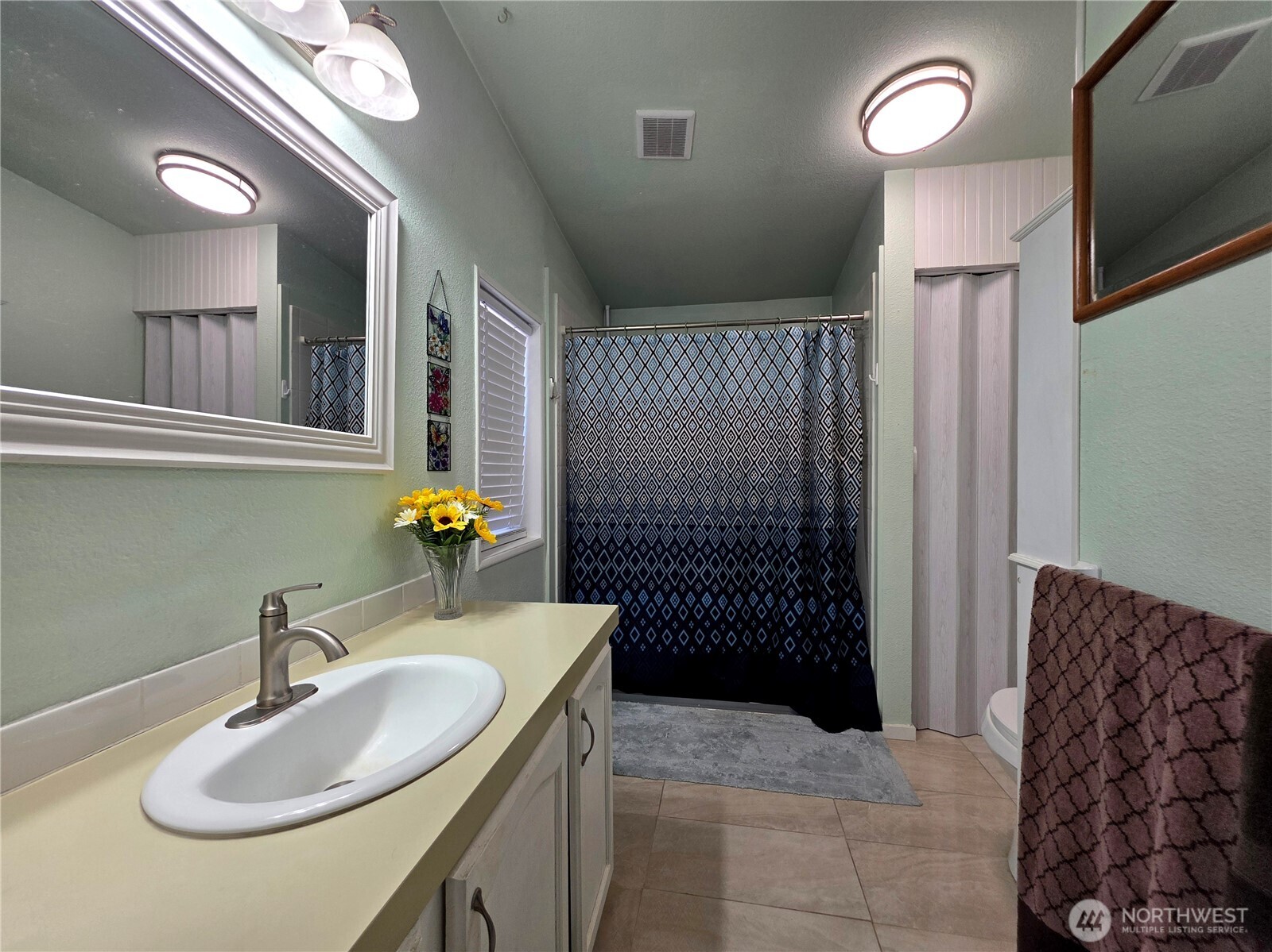 521 Central Avenue Property Photo 7